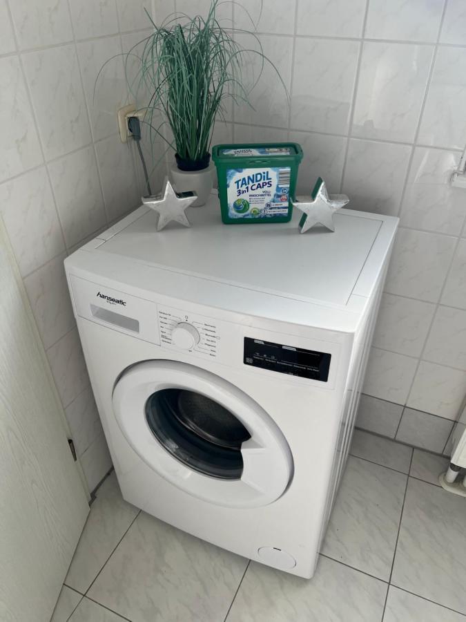 Stylische Ferienwohnung Gratis Wifi Naehe Bahnhof Zwickau Luaran gambar